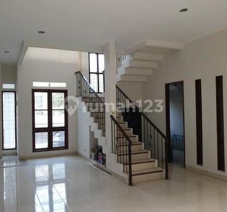 Rumah Baru Selesai Renovasi Dalam Komplek di Lebak Bulus 1