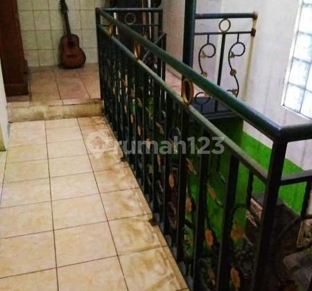 Rumah second 2 lantai Sebelah McD Pekayon Bekasi 2