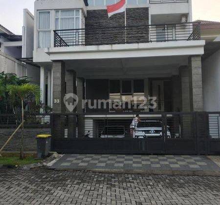 Rumah Ada Kolam renang fully furnished di montecarlo pakuan 1