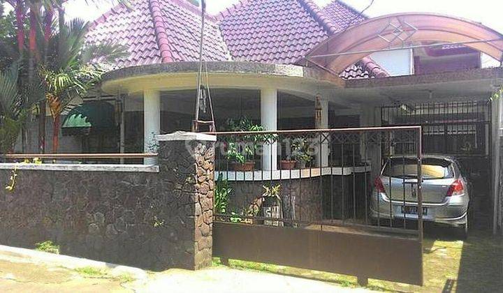 Rumah Heritage Bagus Model Kolonial Belanda Dekat Stasiun 1