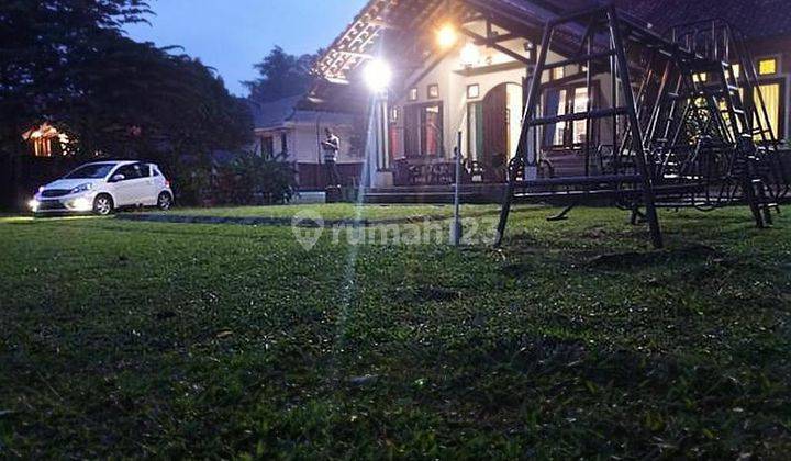 Villa Di luas view gunung dengan kolam renang di megamendung 1