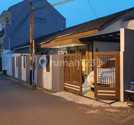 Rumah di Bintara Bekasi Sebelah Jakarta Hook Komplek Koperasi Bintara 1