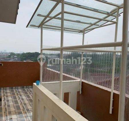 Rumah Baru Dalam Komplek di Cinere Cocok Untuk Tempat Usaha 2