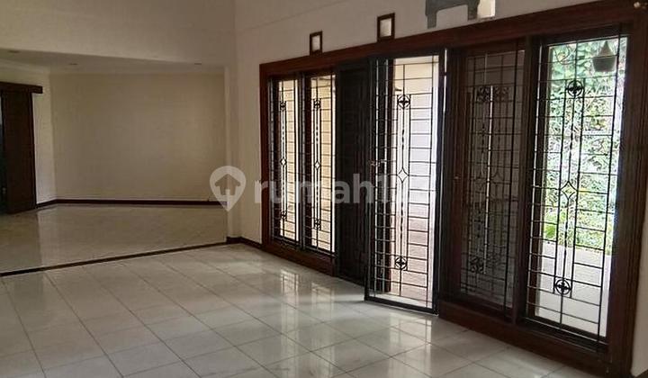 Rumah 2 Lantai Dalam Komplek di Villa Cinere Mas Rumah 2 Lantai Dalam Komplek di Villa Cinere Mas
