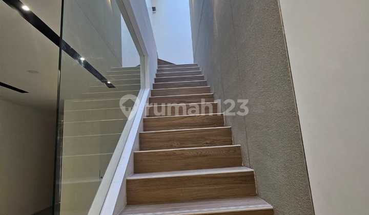 Barang Langka, Rumah Baru Gress Jemursari, Surabaya