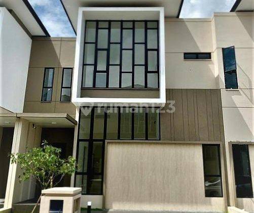 Rumah 2,5 Lantai Luas 9x14 126m2 Type 4+1KT di Cluster Semayang Asya JGC Jakarta Garden City Cakung 1