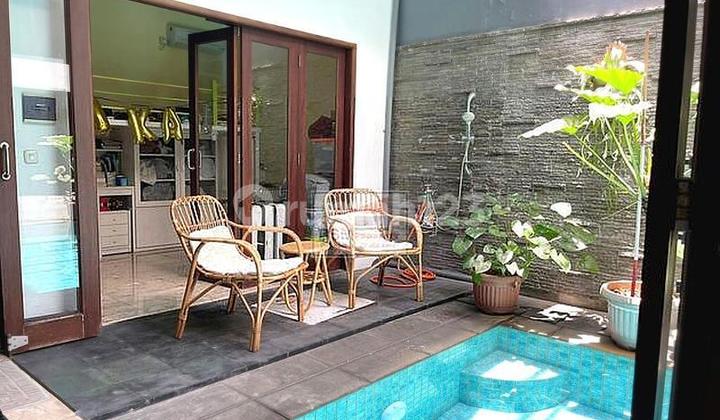 Rumah dengan halaman luas Villa Cinere Mas Rumah dengan halaman luas Villa Cinere Mas