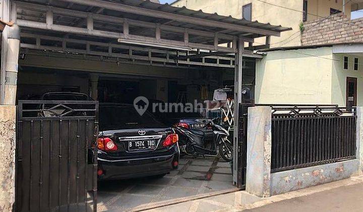 di Condet rumah luas siap huni, 2 lantai akses mbl lokasi strategis di balekambang Jak Tim 1