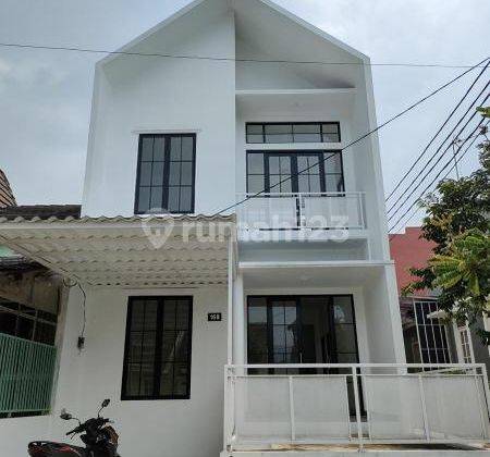 Di jual cepat rumah bagus 2 lantai di sentul city 1