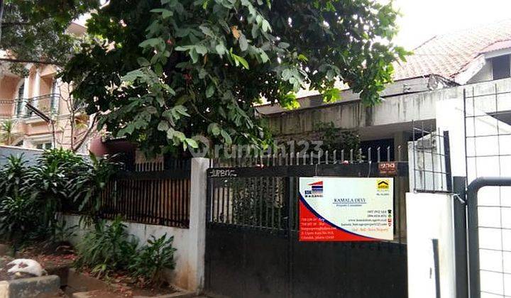 Rumah di Kebayoran Baru  selangkah ke jalan  panglima polim 1