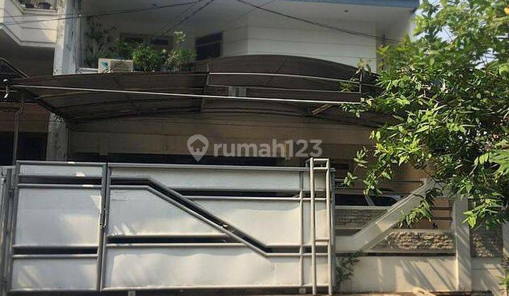 Rumah 2 Lantai Luas 140m2 Type 4+1KT di Grogol Petamburan Jakarta Barat 1