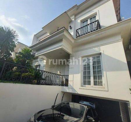 Best Price Beautiful House American Classic, Kebayoran Baru, Jakarta Selatan 1