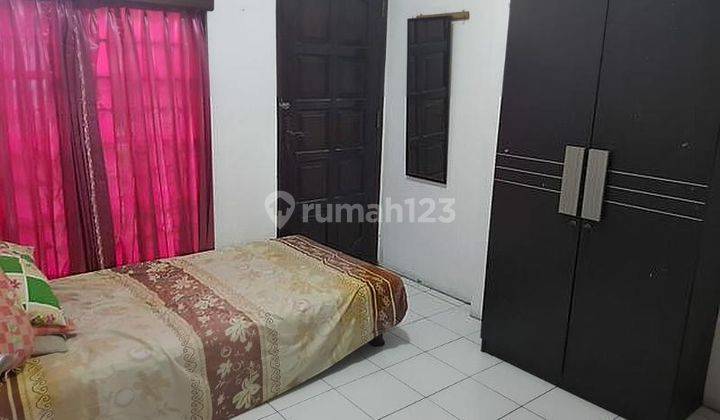 Rumah Kost full selangkah ke Pondok Indah Mall dekat MRT dan stasiun Trans Jakarta di Radio Dalam 2