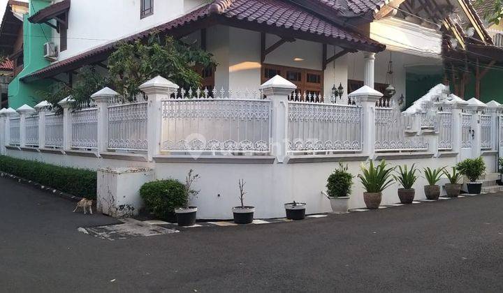 Rumah bagus di hook, Komplek Rawamangun, Jakarta Timur 1