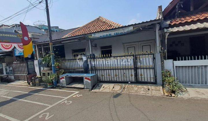 Rumah Tua Jalan 2 Mobil Daerah Pisangan Lama 1