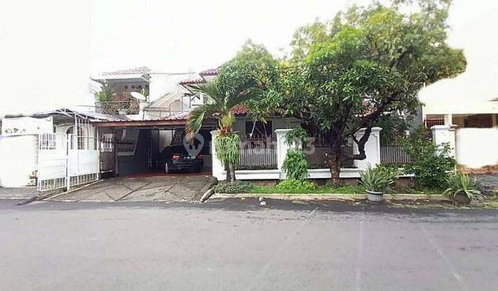 Rumah di Dalam Komplek Gudang Peluru Depan Taman Jalan Lebar 1