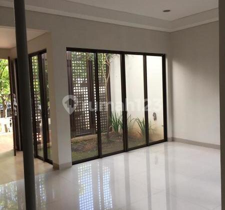 Rumah  Bsd ,lingkungan Nyaman Dan Asri Dalam  Cluster De Park 2