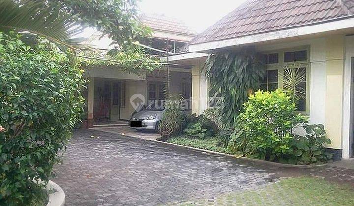 Rumah Di Jogja, Tengah Kota, Nyaman Asri, Taman Luas, Parkir Luas 1