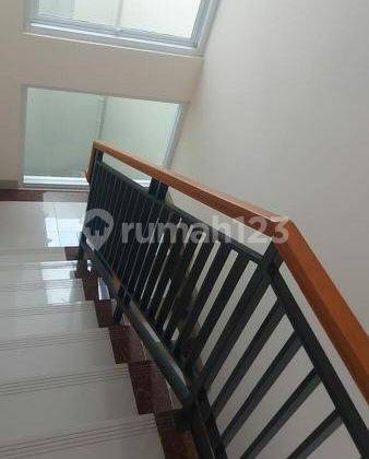 Rumah siap huni di Cinere 1