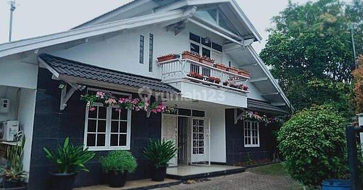 Rumah cantik pinggir jalan bisa buat cafe dan penginapan bandung 1