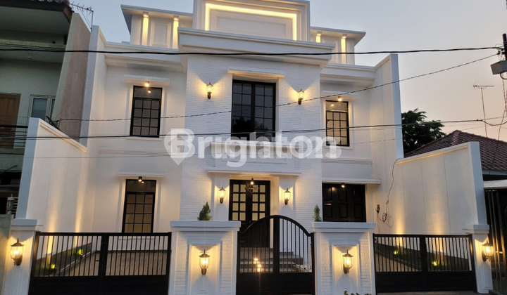 RUMAH DI KERTAJAYA INDAH SURABAYA   COLONIAL AMERICAN BAGUS KEREN