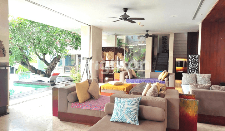 Super luxurious modern full view villa in Ungasan 2