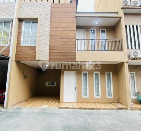  Rumah Sewa Pejaten Dalam Cluster (semi Furnished) 