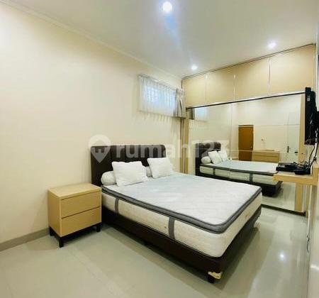 Rumah Full Furnished Dalam Cluster Pejaten 2