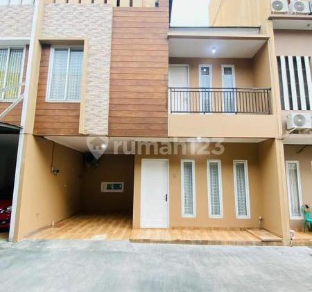 Fully Furnished House in Pejaten Cluster Fully Furnished House in Pejaten Cluster