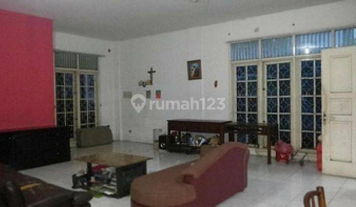 Rumah Besar 2 Kav. Di Taman Kedoya Baru-Jakbar 1