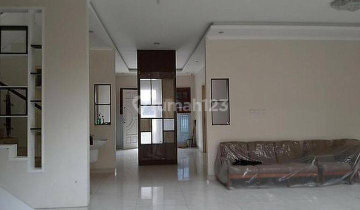 Rumah Bagus Brand New Furnished Taman Kedoya Baru, Jakarta Barat 2