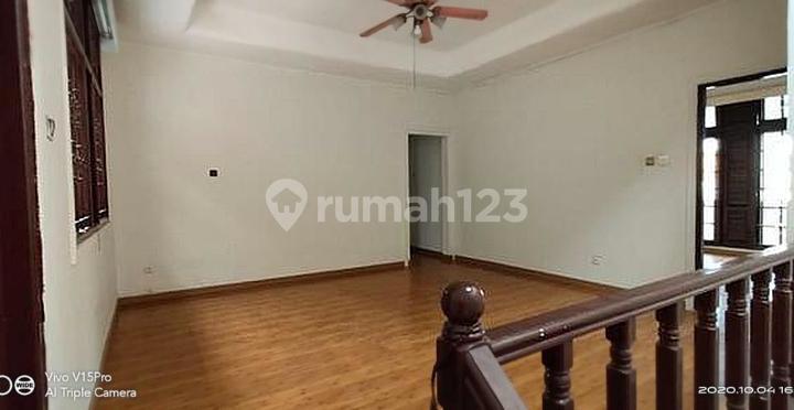 Disewakan Rumah Bagus Di Kebayoran Baru, Lokasi Strategis, Dekat MRT 2