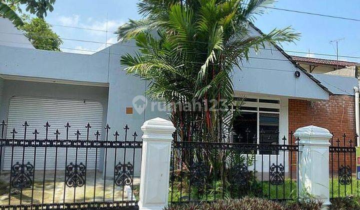  Rumah Unfurnished Bagus Dekat Terminal Di Taman Pagelaran  1