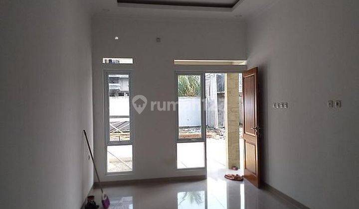 Rumah di Pamulang Dekat Pintu Tol BSD 2