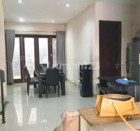 Di sewakan rumah 2 lantai semi furnish dalam cluster Condet Jaktim 2