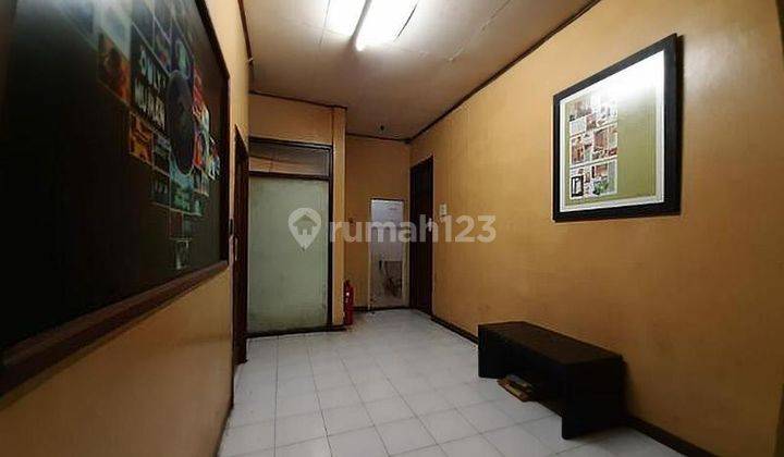 Rumah lama siap huni di komplek PWI Cipinang 1