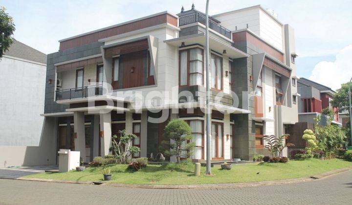 Rumah Caribbean Island Delatinos BSD Tangerang Hoek 3 Lantai Depan Taman Luas 1