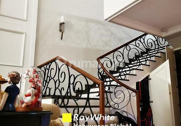 Rumah siap huni terawat bagus, jarang ada  kawasan aman  Elite  dan strategus