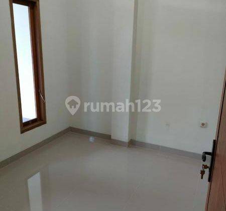 Dijual Rumah Minimalis 2 Lantai Daerah Jagakarsa 2