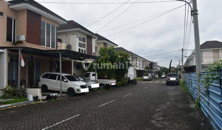 RUMAH EVERGREEN DE PARC GUNUNG ANYAR LEBAR 8X12 BANGUNAN 2 LANTAI HADAP TIMUR 1