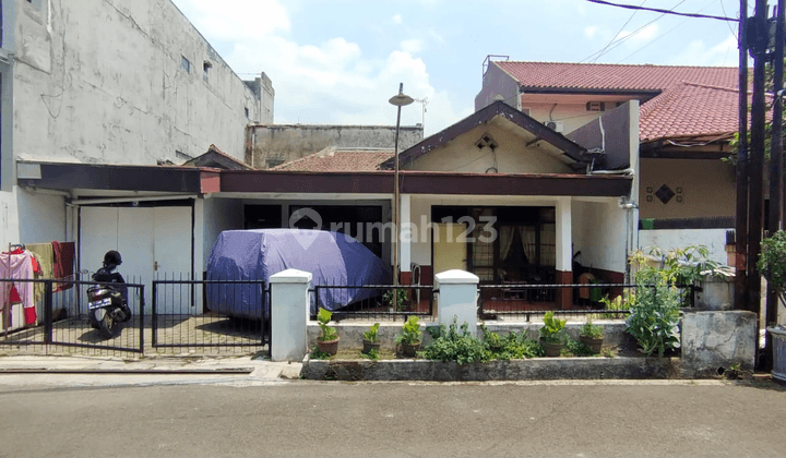 Rumah Hitung Tanah di Sayap Gatot Subroto, Bandung 1