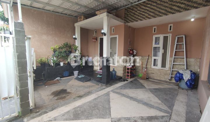 Minimalist house ready to occupy in Royal Paka Gununganyar. 2