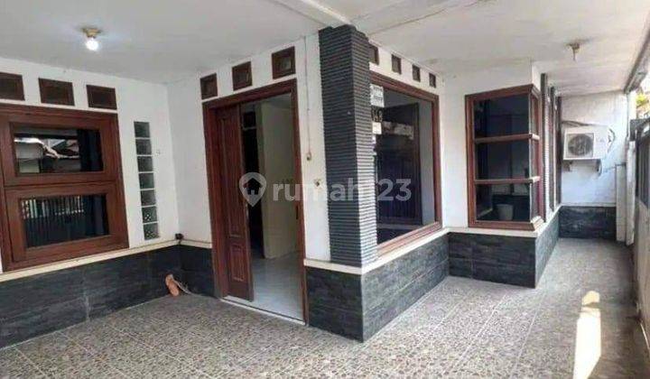 Rumah Lokasi Strategis Di Daerah Tebet Jakarta Selatan 2