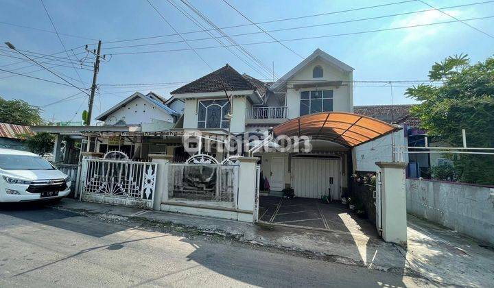 RUMAH 2 LANTAI LUAS LOKASI STRATEGIS KAWASAN RAMAI, DEKAT UNMER, CYBER MALL, MALANG CITY POINT, IJEN NIRWANA, PASAR INDUK 1