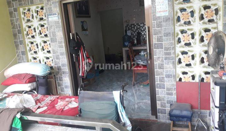 Rumah 3 Lantai Bagus Semi Furnished Sertifikat Hak Milik 2