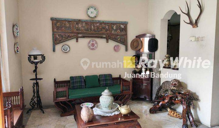 RUMAH CANTIK DAN STRATEGIS! Rumah 2 Lantai Alamanda Dago, Siap Huni! 2