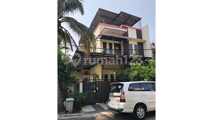 Rumah 3 Lantai di Citra Garden, Kalideres Luas 144m2