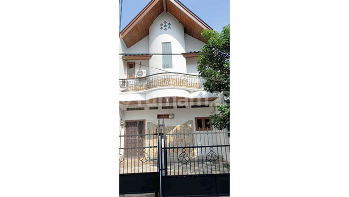 Rumah Taman Kedoya Baru, Luas 6x15m2