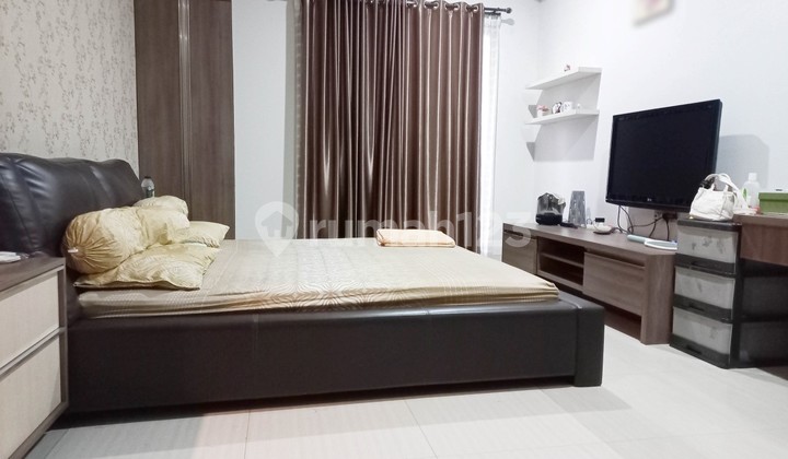 Kelapa Gading North Jakarta Corner Minimalist Comfortable House