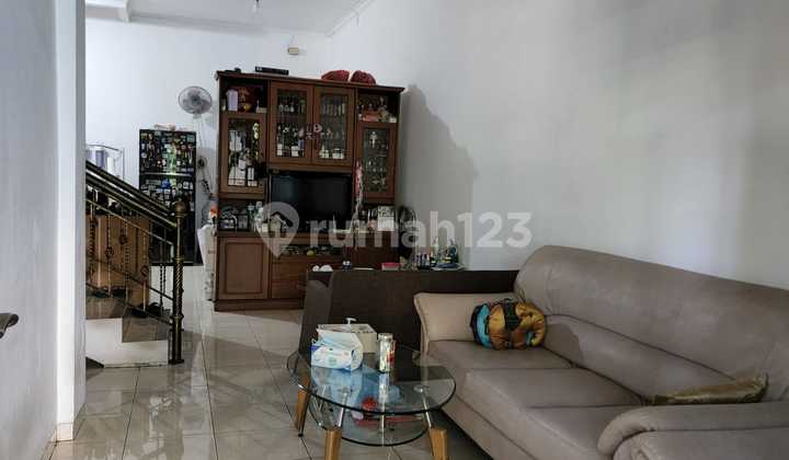 Rumah di Sunter Karya Selatan 3 Lantai Unfurnished
